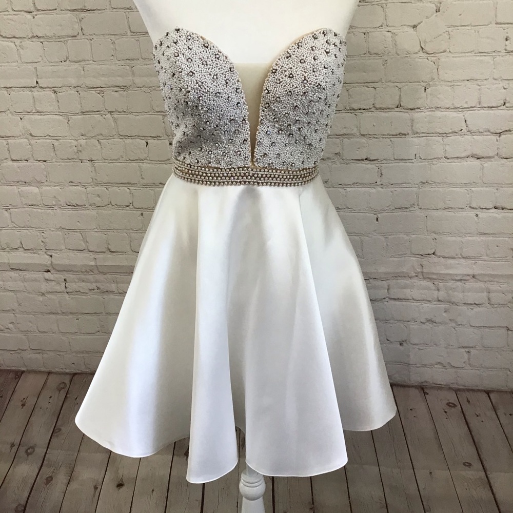 🛍NWOT Jill's Pageant / Prom Strapless Dress XS